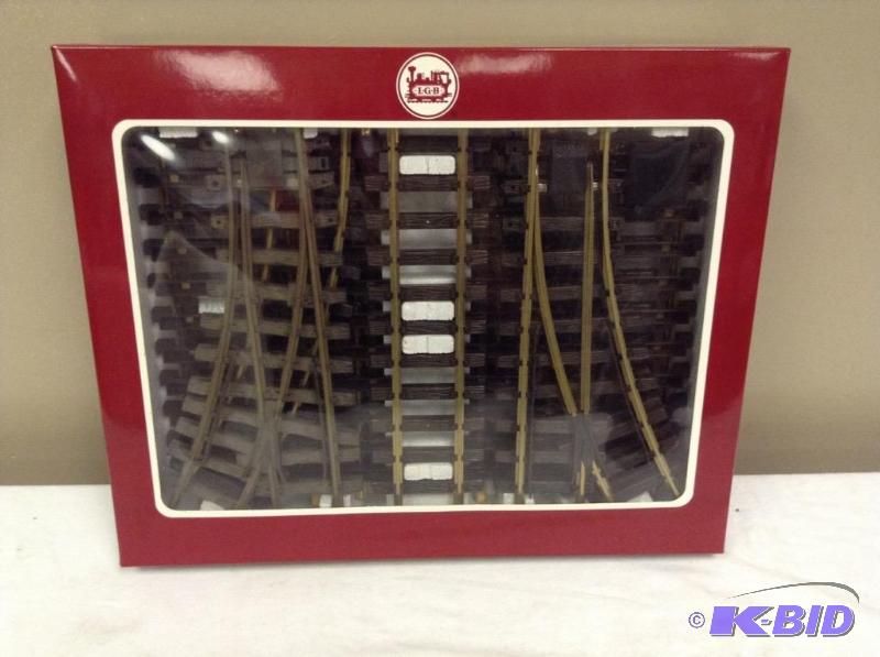 lot 84 image: LGB Lehmann #19902 G Scale Track Expander Set