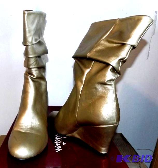 Stefani Collection twist gold boots