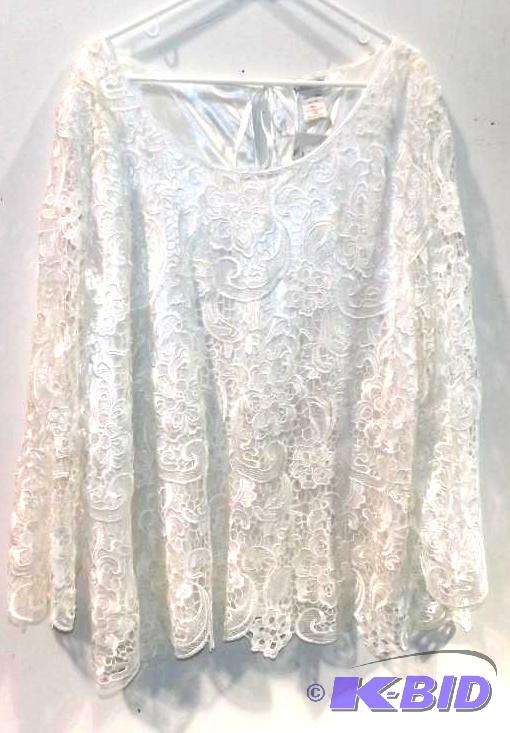 Monroe and Main white lace top