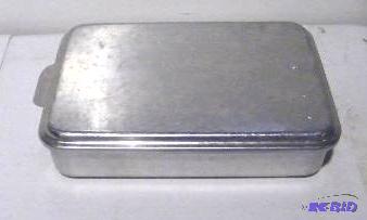 Metal Cake Pan - Comes with lid - UsedUseabl...