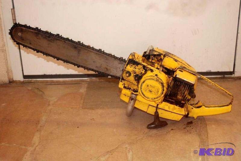 lot 108 image: McCulloch Mac 10-10 light weight chain saw...