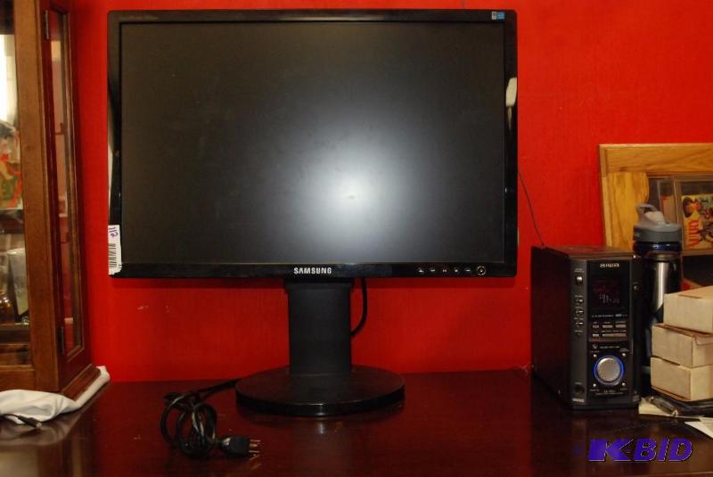 lot 112 image: Samsung Monitor Model 245BW...