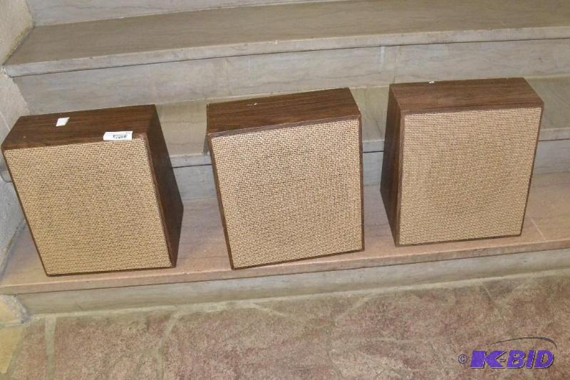 lot 121 image: 3 Dukane Spectra-Phase-12speakers...