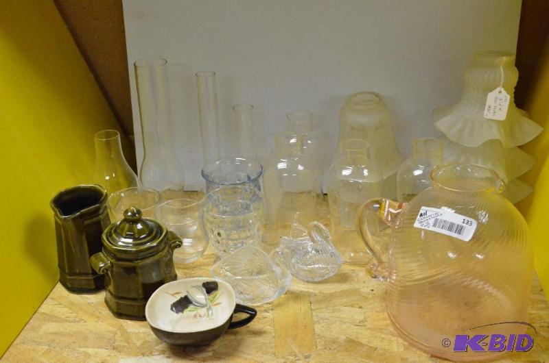 lot 133 image: Mixed lot of glassware and pottery. Please in...