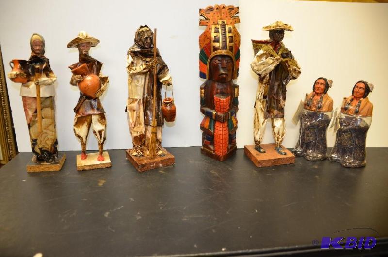 lot 154 image: Collectible Indian dolls and gypsy looking do...