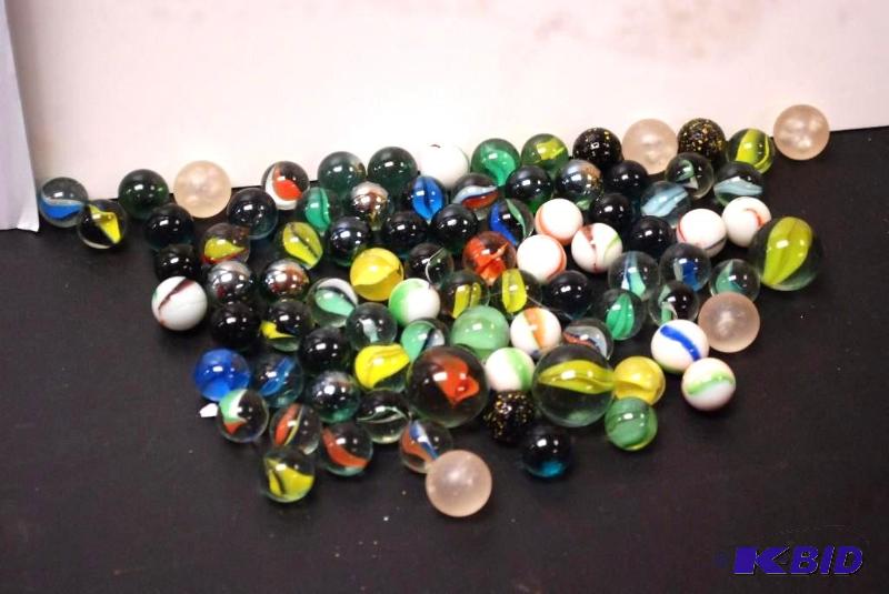 lot 176 image: Bag of collectible VINTAGE MARBLES - some may...