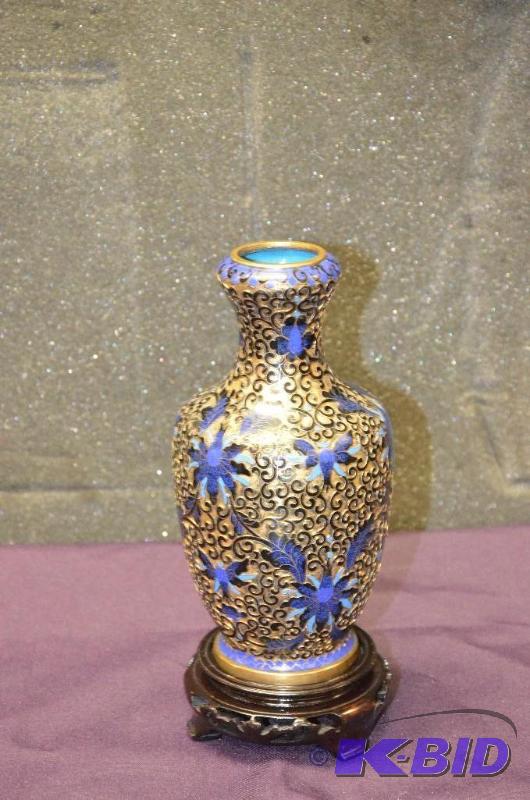lot 29 image: Beautiful Cloisonne style Vase measures appro...