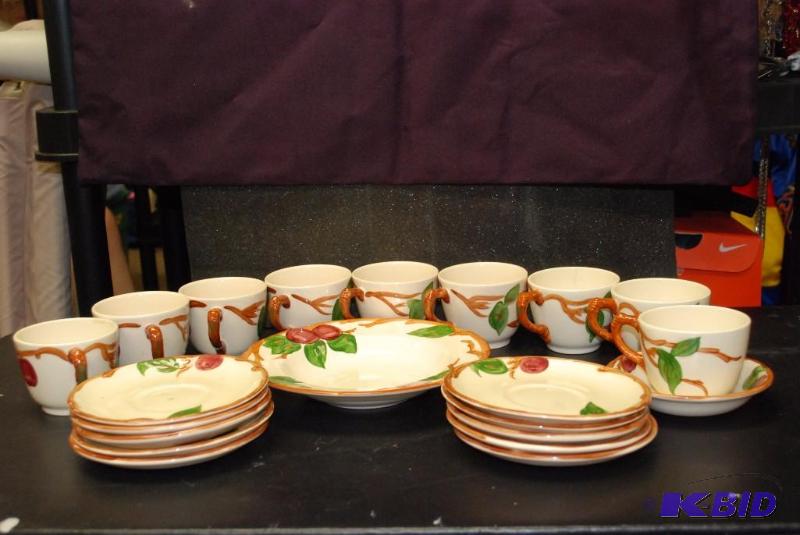lot 39 image: Authentic Hand Decorated Classic Dish set by ...
