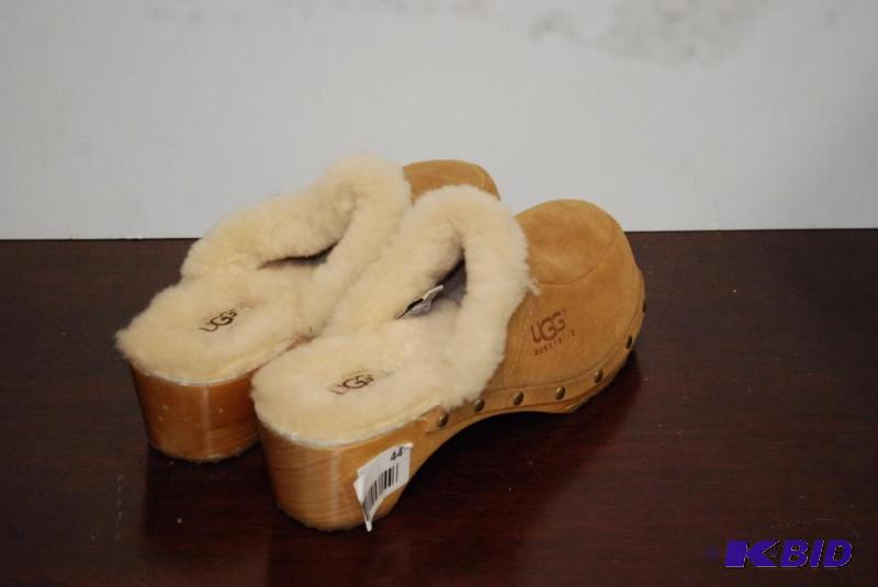 lot 44 image: UGG Australia Mules&nbspUSA 6 Upper leather ...