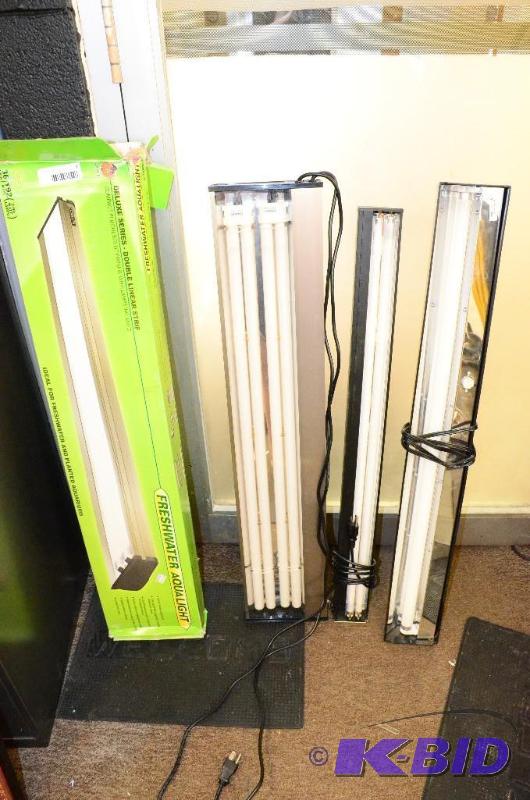 lot 7 image: Freshwater Aqua light Deluxe Series Model 36P...