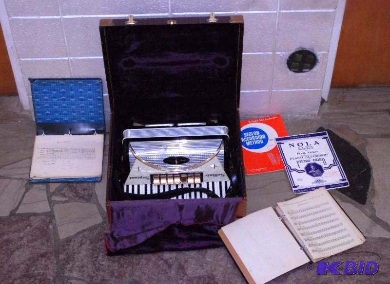 lot 70 image: Settimio Soprani Accordion in case Contino Mo...
