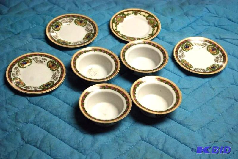 lot 86 image: Lot of Austrian Ramican&nbspsaucers Crest Ma...