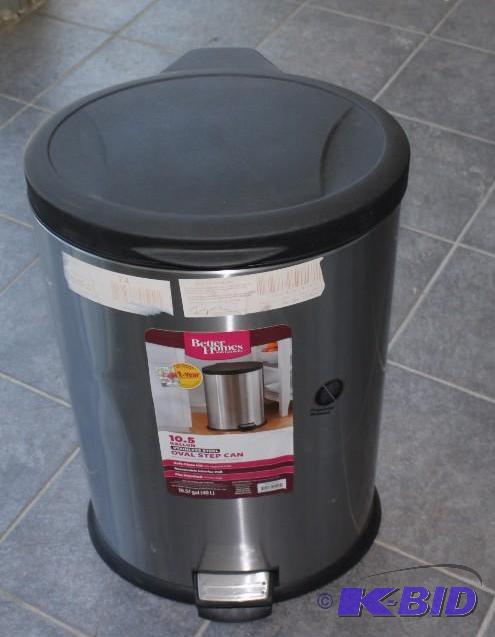 Step Gaebage Can with Lid