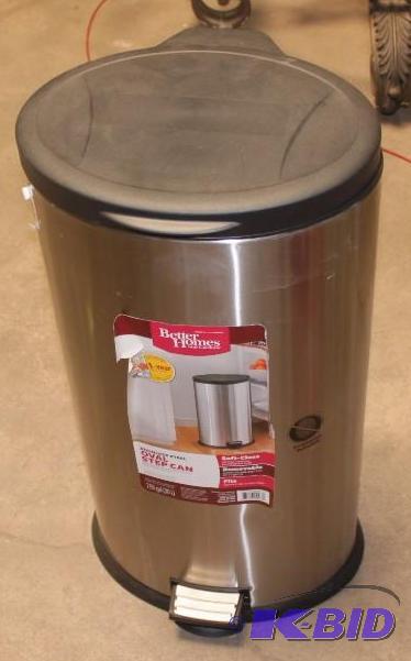 Step Gaebage Can with Lid