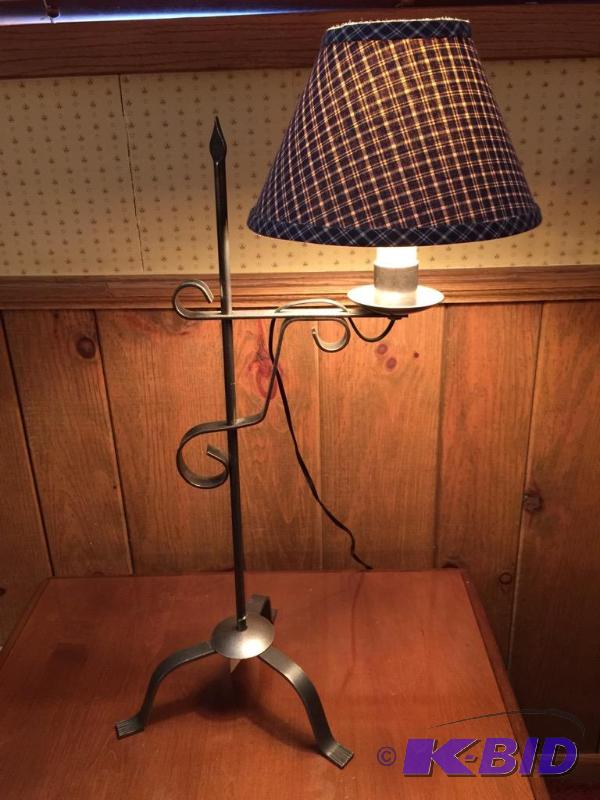 lot 10 image: Vintage Lamp with Plaid Shade