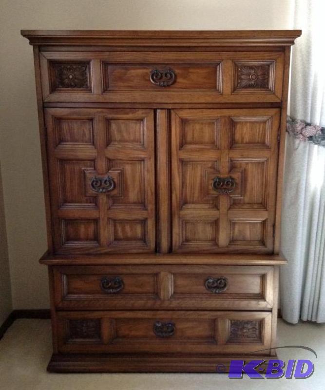 lot 104 image: Vintage Tall Dresser