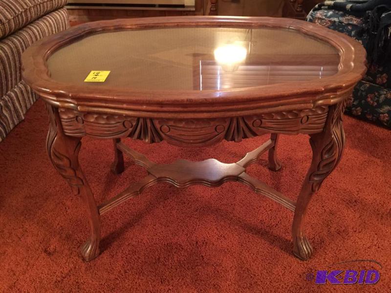 lot 14 image: Gorgeous VintageAntique Table with Glass Tray Top