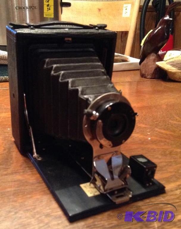 lot 168 image: Vintage Camera