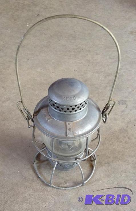 lot 198 image: Vintage Northern Pacific Adlake Lantern