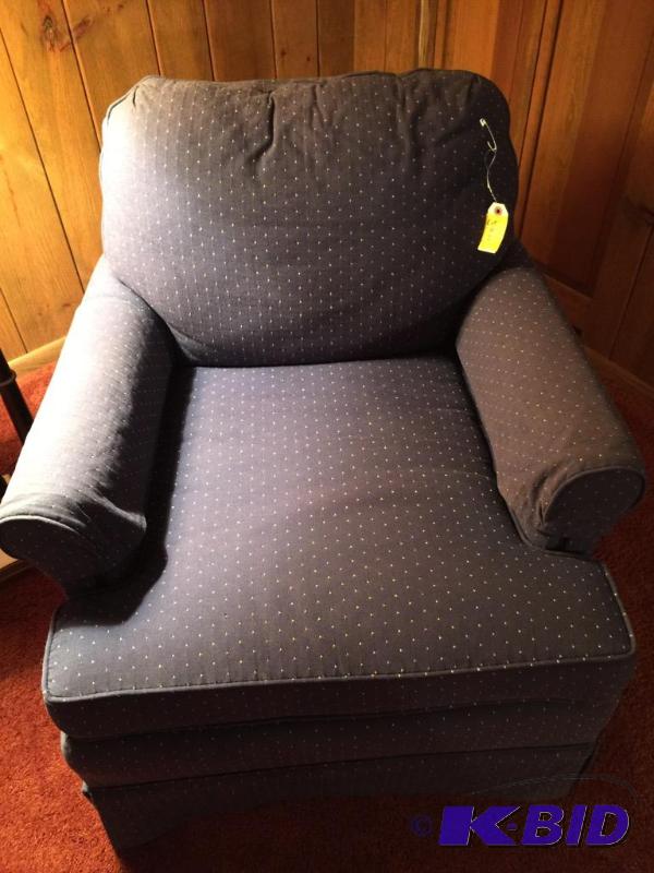 lot 2 image: Comfy Arm Chair