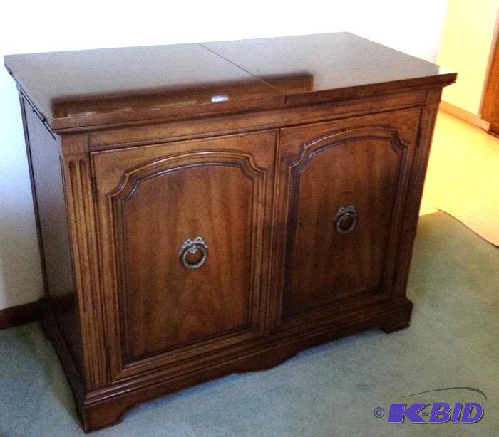 lot 25 image: Henredon BuffetSideboard with Slate Surface