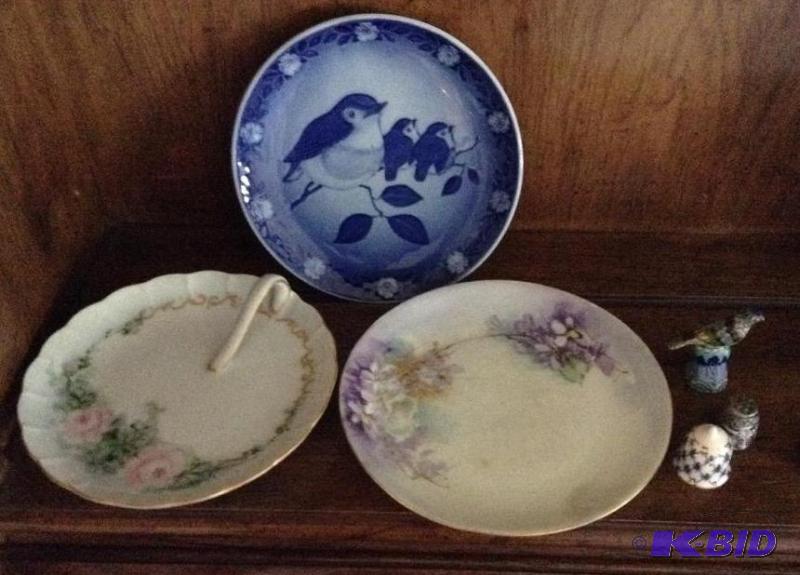 lot 43 image: Home Decor - Plates and more