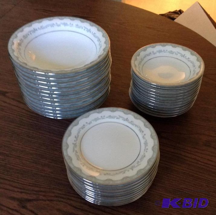 lot 51 image: Noritake China Japan - Margaret - Platinum Trim
