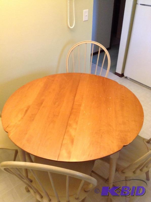 lot 57 image: Informal Dining Table with Four Chairs