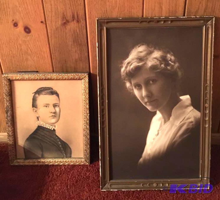 lot 69 image: Lovely Women Pictures
