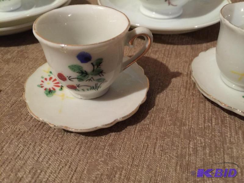 lot 74 image: Child Tea Set Made in Japan