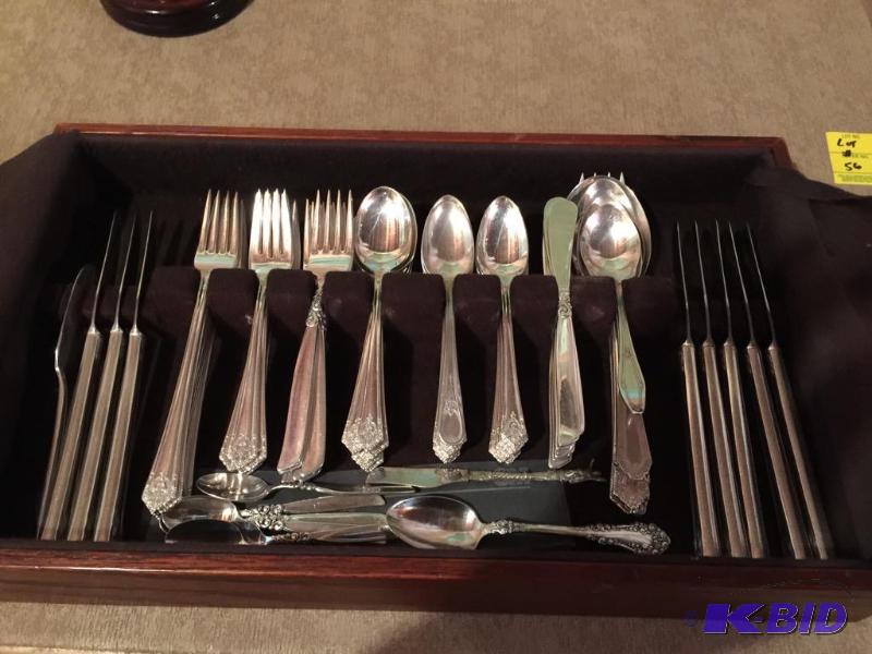 lot 77 image: Mixed Silverplate Flatware