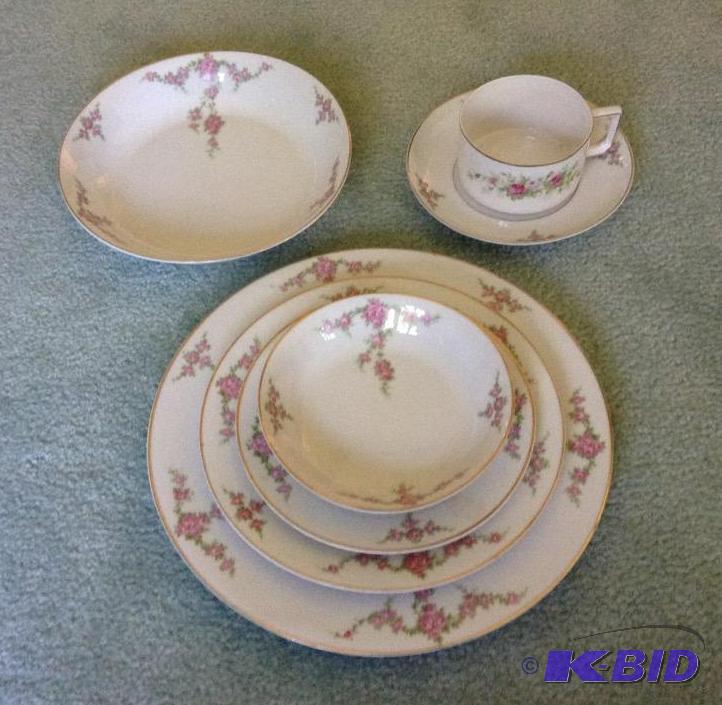 lot 97 image: Heinrich Rosalinda China Service - Bavaria