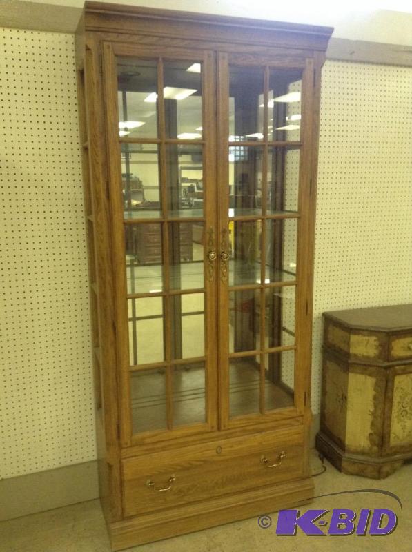 Elegant Thomasville Solid Oak Lighted Cabinet