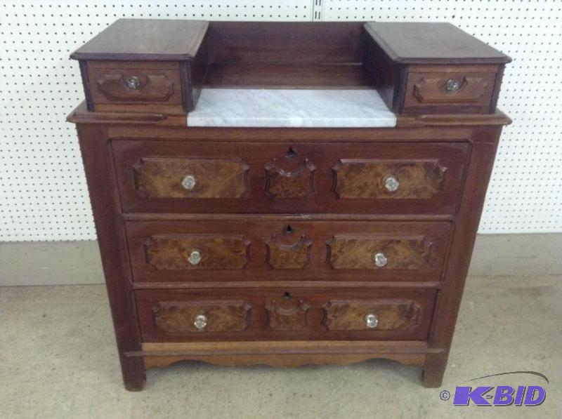 Gorgeous Walnut Gentlemans 5 Drawer Dresser