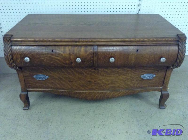Lovely Quarter Sawn Oak 3 Drawer Chest