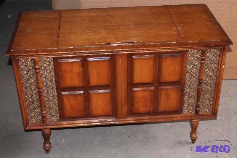 Cabinet Stereo