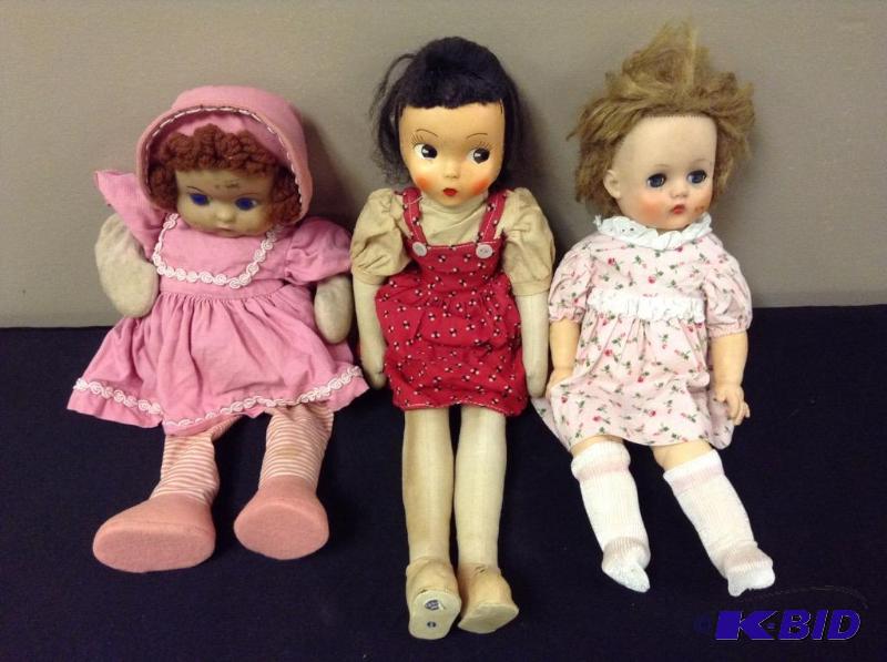 lot 33 image: 3 Vintage Dolls