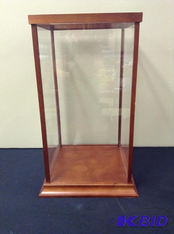lot 34 image: Plexiglass Display Case