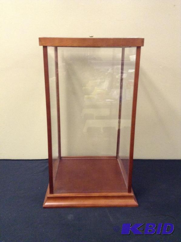 lot 35 image: Plexiglass Display Case