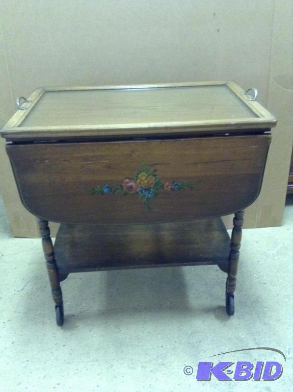 lot 9 image: Vintage Wood Tea Cart Table