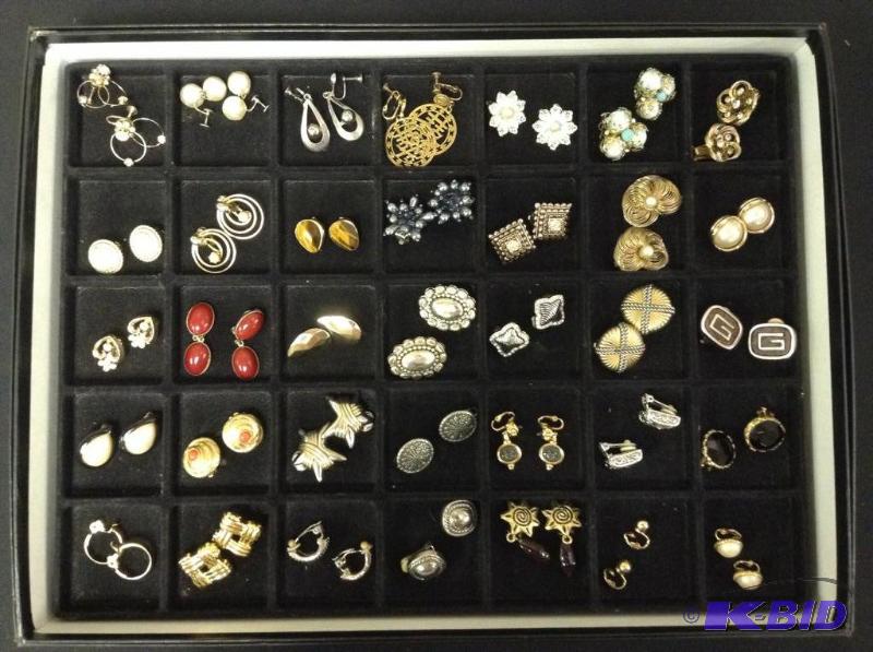 lot 1 image: Vintage Screw and Clip Earrings
