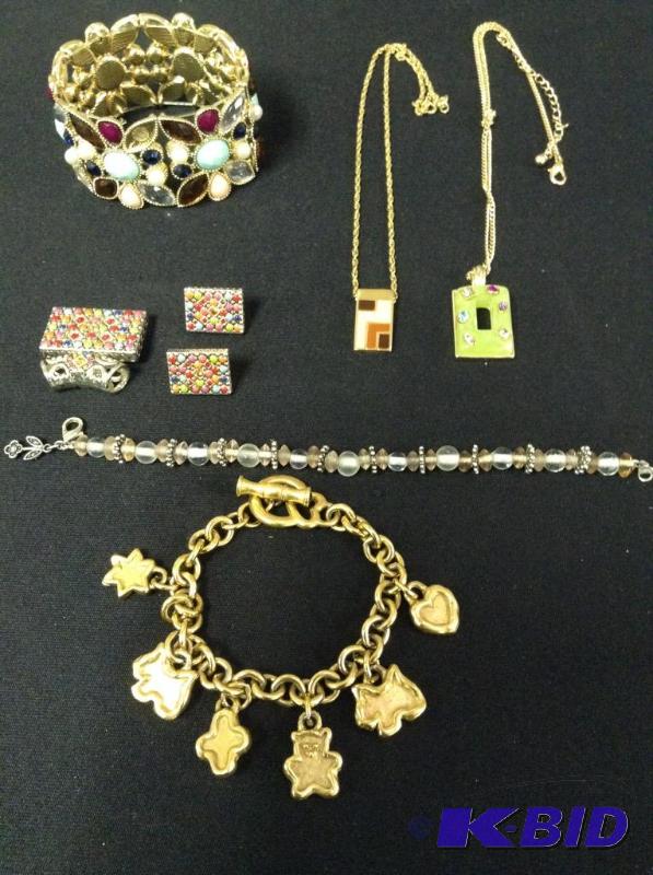 lot 16 image: Beautiful Fashion Bracelets & Necklaces