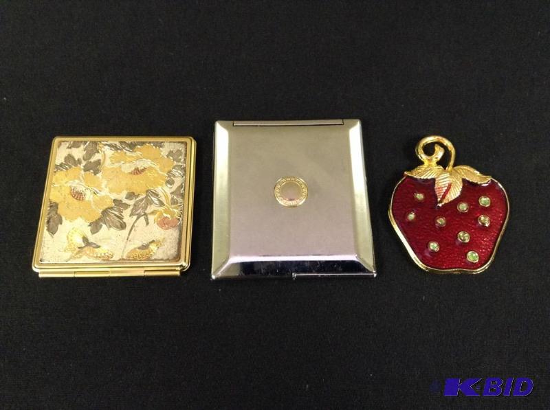 lot 34 image: Mirror Compacts
