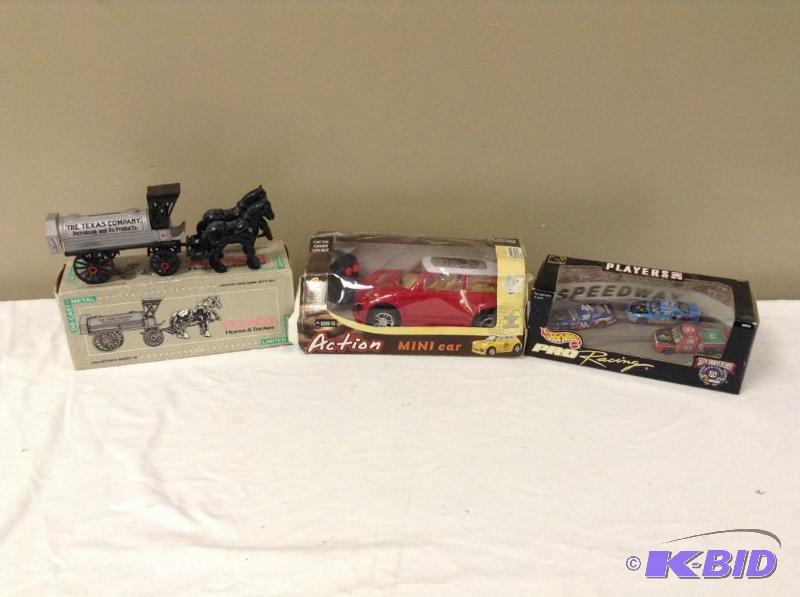 lot 21 image: 3 Vehicle Toys