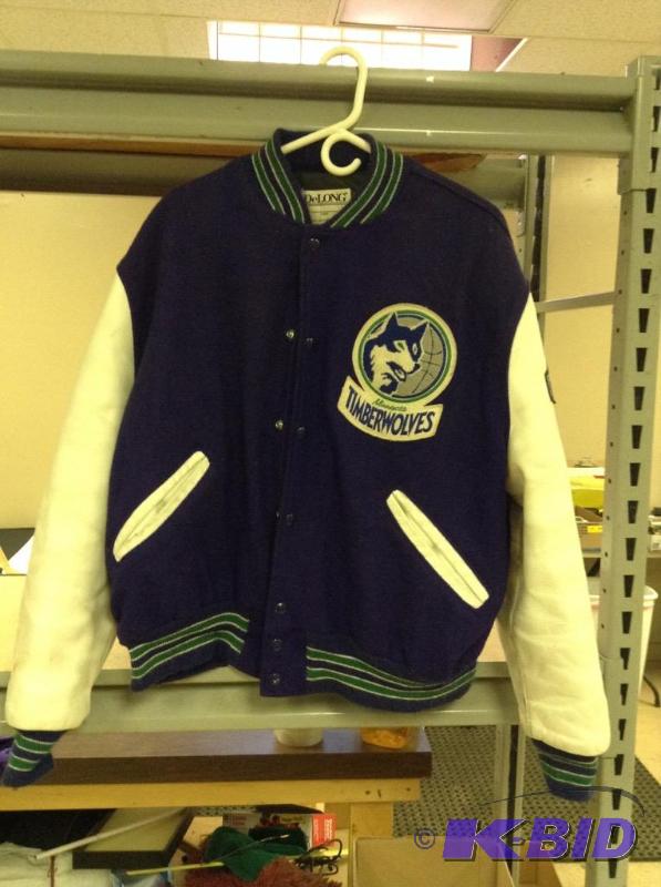 lot 42 image: Mens Minnesota Timberwolves Jacket