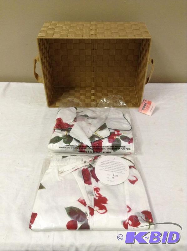 lot 63 image: Parsley & Sage Womens Outfit