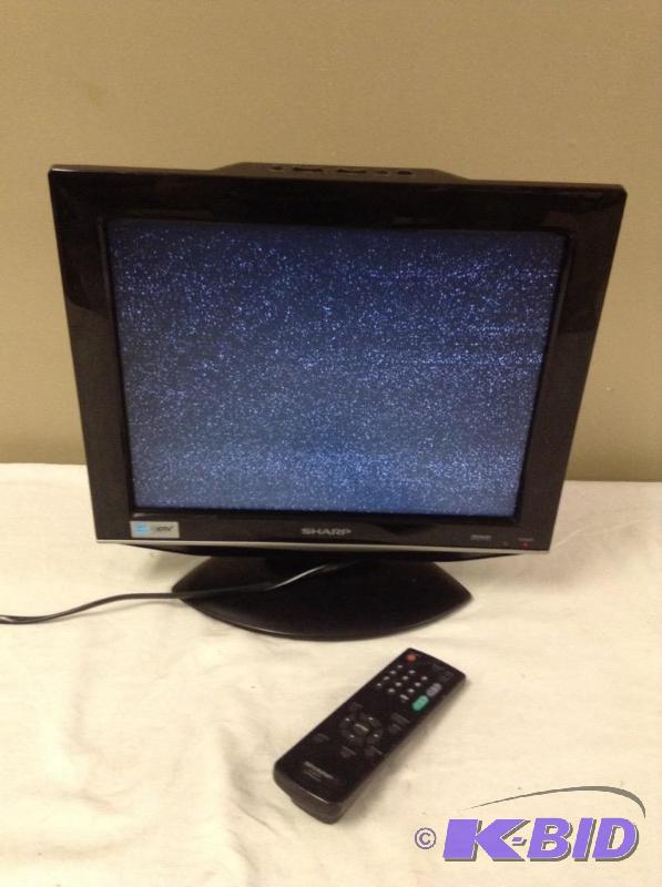 lot 73 image: Sharp LC15SH7U 15-Inch LCD TV