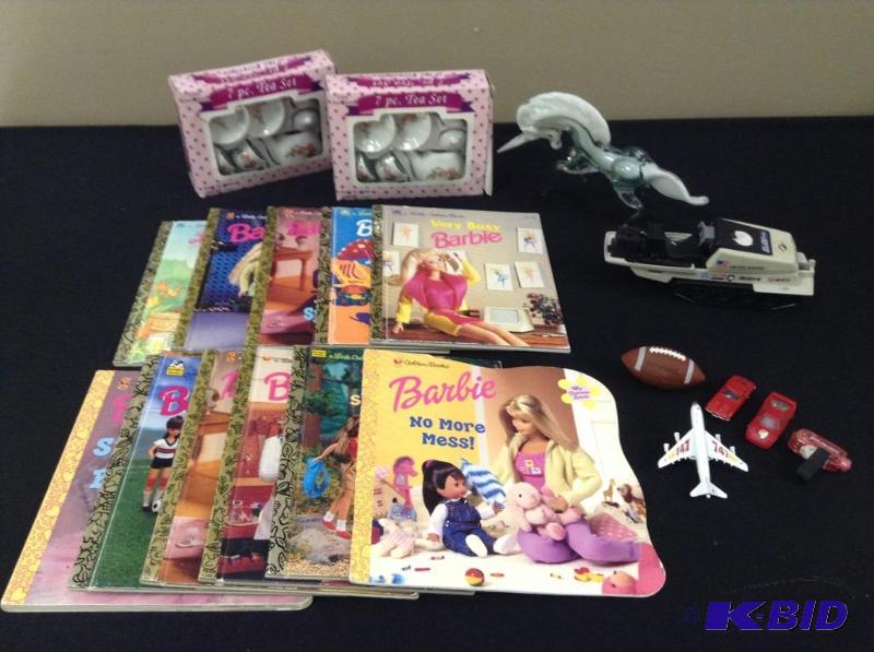 lot 83 image: Assortment of Toys