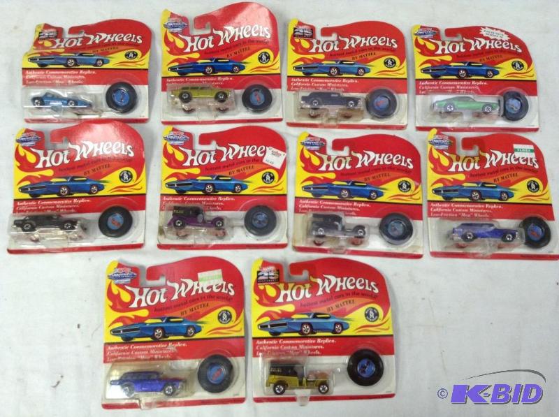 lot 100 image: 10 Hot Wheels Commemorative Replica Cars