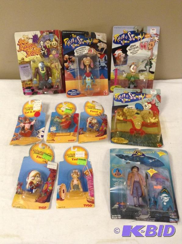 lot 105 image: Assortment Collectible Figures
